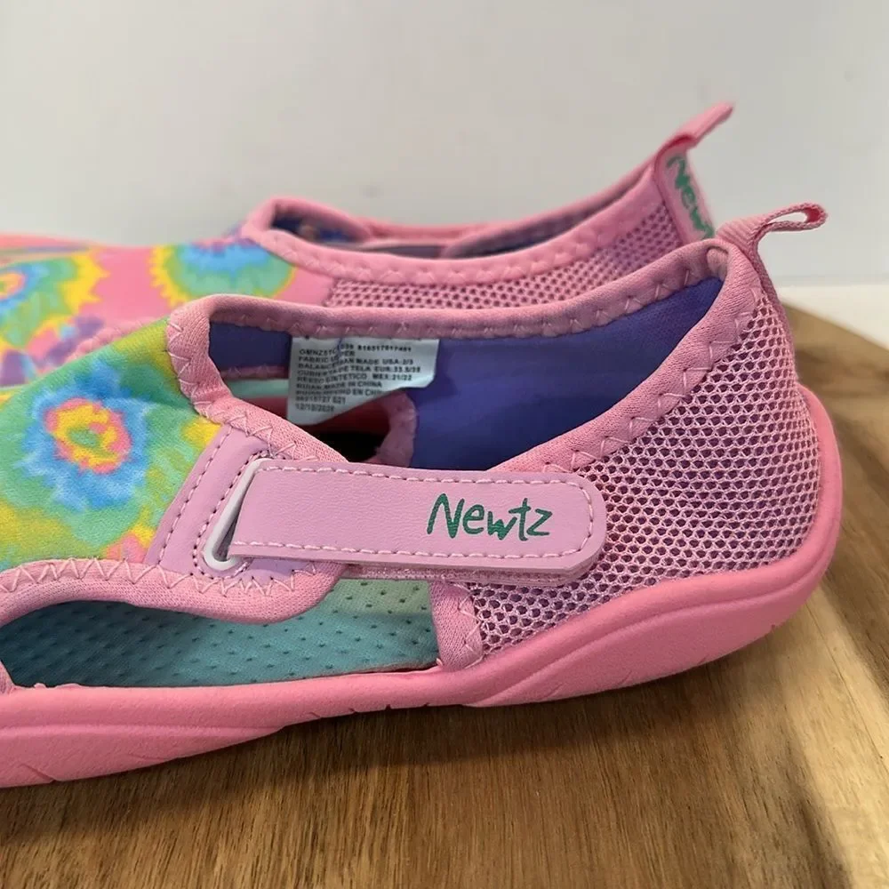 NEWTZ Girls Pink Tie Dye Water Shoes 2 3
